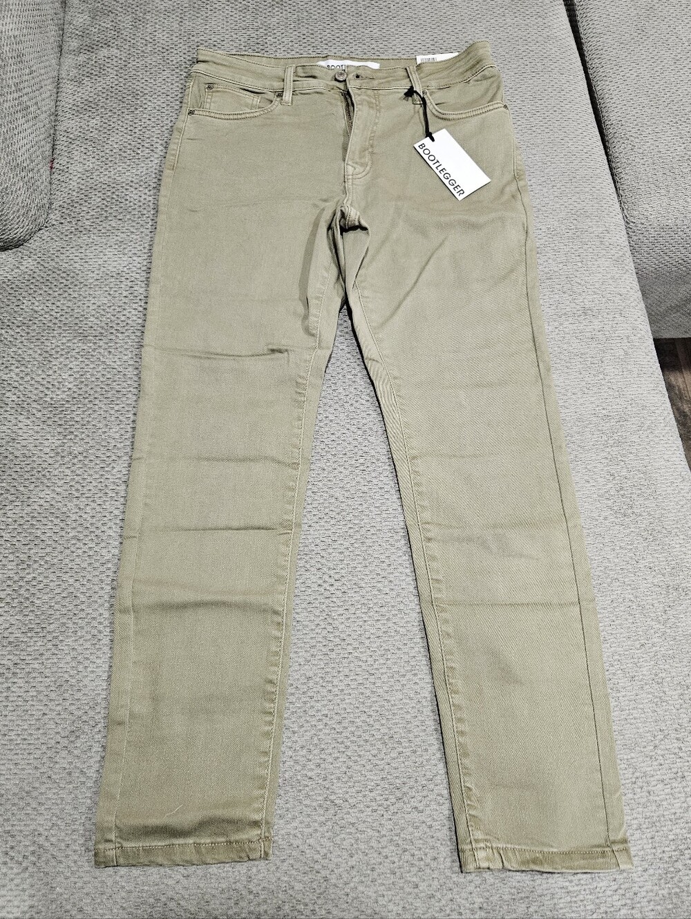 NWT! Bootlegger Laurel Skinny Jeans